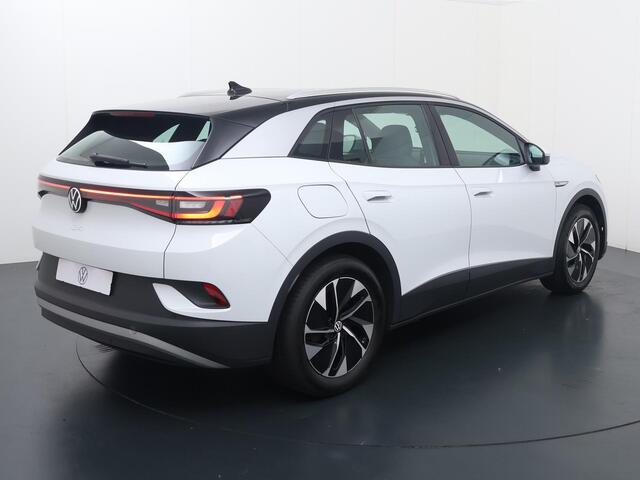 Volkswagen ID.4 Pro 77 kWh | 204 PK | SoH 92% | Trekhaak wegklapbaar | Warmtepomp | Parkeersensoren | Apple Carplay/Android Auto | 19" LM velgen |