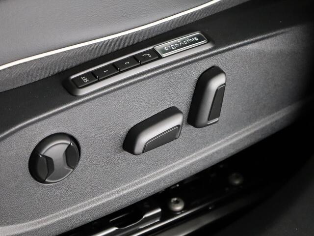 Volkswagen ID.4 Pro Limited Edition Plus 77 kWh accu 210 kW / 286 / Panoramadak / Trekhaak / Massage / IQ-light