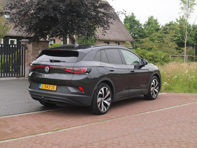 Volkswagen ID.4 Family 77 kWh | Panoramadak | Trekhaak | Sfeerverlichting | Camera | Apple Carplay |