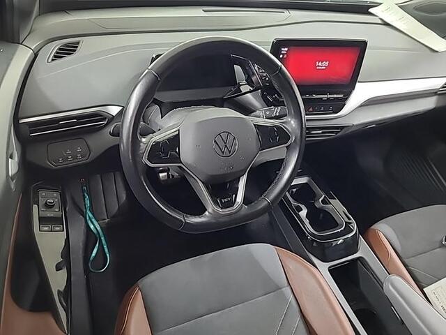 Volkswagen ID.4 FIRST 77 kWh I AUTOMAAT I TREKHAAK I WARMTEPOMP I P-CAMERA I STOELVERWARMING