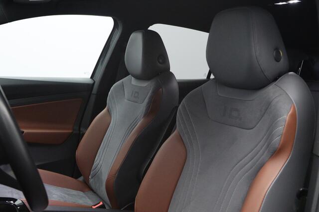 Volkswagen ID.4 First 77 kWh 204 PK, SOH 90 %, Trekhaak, LED, Leder-Alcantara, Carplay, 360 Camera