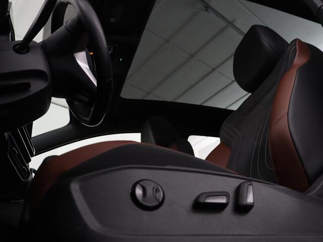 Volkswagen ID.4 Tech 77 kWh | SOH 92,2% | Panorama | 360 Camera | Head up | Virtual cockpit | Sfeerverlichting | Stoel/Stuurverwarming | Adaptive cruise | Carplay | Traffic assist | Climate control | Half leder/velours