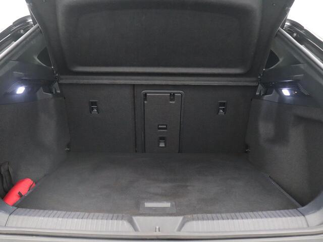 Volkswagen ID.4 Pro Business Advantage 77 kWh 204PK Aut. SOH 95,97%, Panoramadak, Trekhaak, Warmtepomp, Keyless, 360 gr. Camera, Navi, Stoelverwarming, 19" LM Velgen