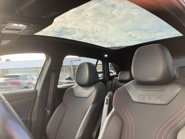 Volkswagen ID.4 GTX 4Motion 77 kWh /300PK · Panoramadak · Trekhaak · Apple/Android Car Play · Navigatie · Stuurwiel verwarmd · Warmtepomp · SOH 87%