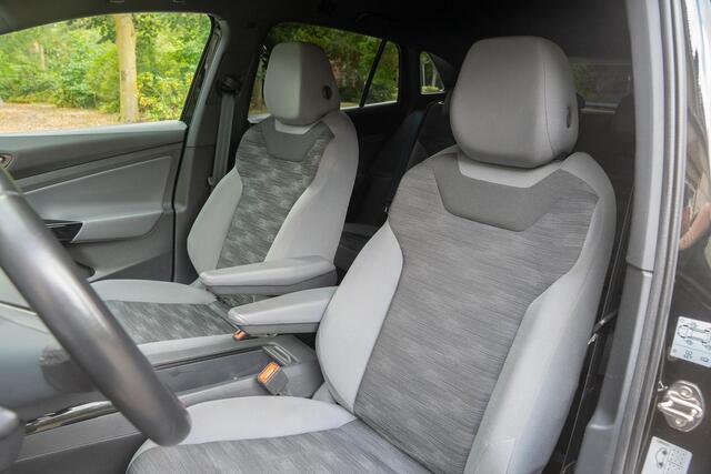 Volkswagen ID.4 Pro Business 77 kWh TREKHAAK | 360 CAM | KEYLESS | DODEHOEK | SOH 94%