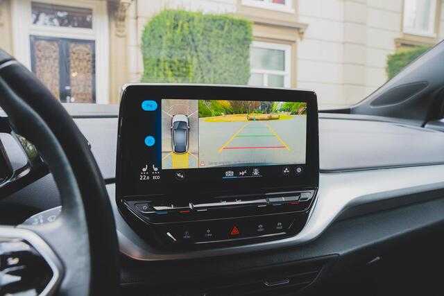 Volkswagen ID.4 Pro Business 77 kWh TREKHAAK | 360 CAM | KEYLESS | DODEHOEK | SOH 94%