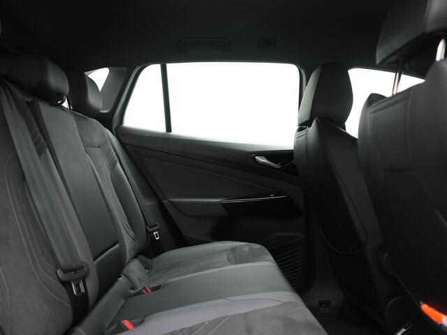 Volkswagen ID.4 Pro 77 kWh 204pk Dealer O.H. | Adaptive Cruise | 360 Camera | Alcantara Sportstoelen & Stuur Verwarmd | Keyless | Blis | Sfeerverlichting | Apple Carplay | Navigatie | DAB | 21"L.M |
