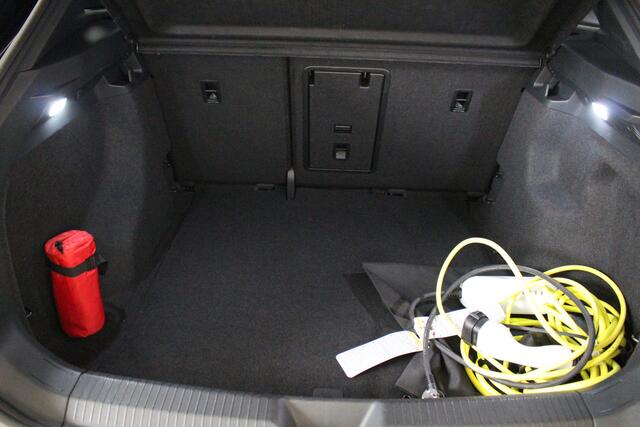 Volkswagen ID.4 GTX 300PK 4Motion Navigatie | Panoramadak | H.U.D | Keyless | El. Stoelverstelling | 93% SoH