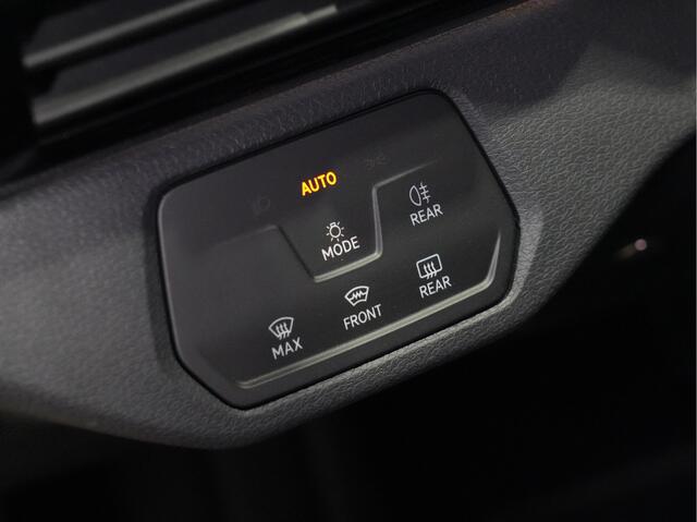 Volkswagen ID.4 Pro 77 kWh Trekhaak Navigatie Achteruitrijcamera 276