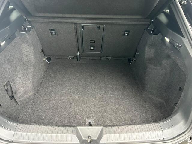 Volkswagen ID.4 First 77 kWh | SoH 92% | Navigatie | Camera | Voorruitverwarming/Stoelverwarming |