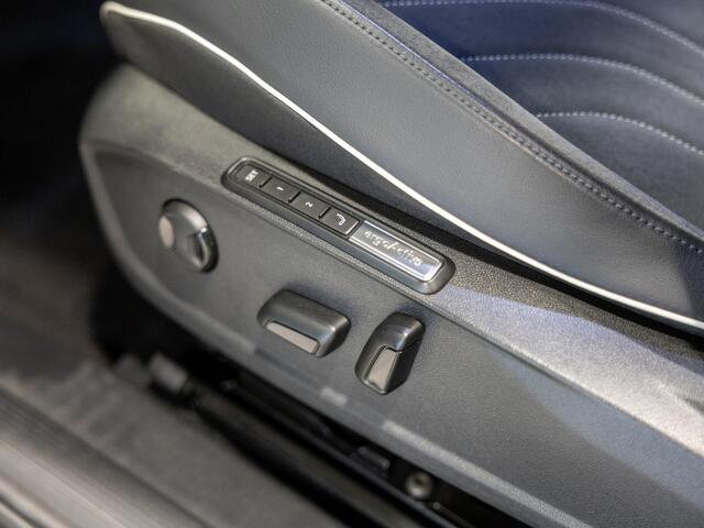 Volkswagen ID.4 Max 77 kWh SOH 91% / 204pk / Panorama dak / Trekhaak / Kuipstoelen / Elektrische stoelverstelling /
