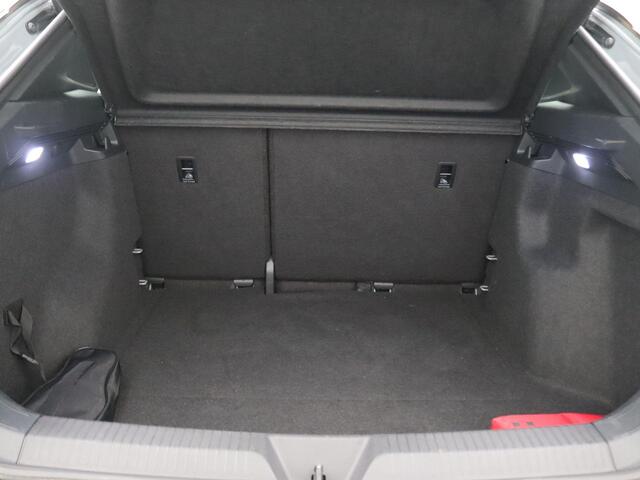 Volkswagen ID.4 Pro Business 77 kWh 204PK Aut. SOH 96,95%, Warmtepomp, 360gr. Camera, Side Assist, 19" LM velgen, Stoel-Stuurverwarming, Navi