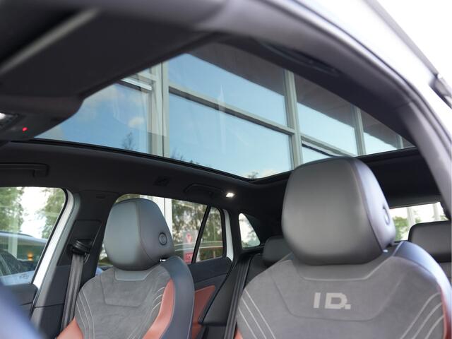 Volkswagen ID.4 Tech 77 kWh SOH 94%| trekhaak elektrisch bedienbaar | Panoramadak | Stoel&Stuurverwarming |