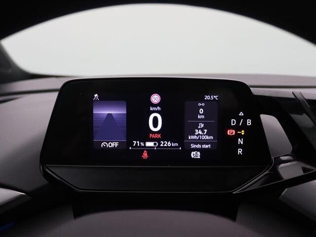 Volkswagen ID.4 Pure 52 kWh 170PK Aut. Stoel-stuurverwarming, 19" LM Velgen, Parkeersensoren voor en achter, Keyless, Navi