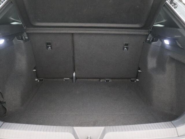 Volkswagen ID.4 Pure 52 kWh 170PK Aut. Stoel-stuurverwarming, 19" LM Velgen, Parkeersensoren voor en achter, Keyless, Navi