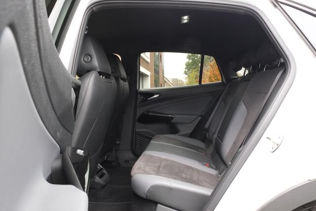 Volkswagen ID.5 Pro Business 77 kWh Warmtepomp, 360° Camera, Headup display, Sportstoelen