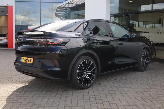 Volkswagen ID.5 GTX 77 kWh 300PK / 220kW, FULL OPTION Wegklapbare trekhaak, 21" LMV hoogglans zwart topsport pakket met elektrisch verstelbare schaalstoelen met geheugen functie, designpakket plus, glazen panoramadak, comfort pakket plus, multimedia media pakket plus, na