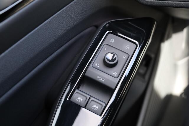 Volkswagen ID.5 GTX 77 kWh 300PK / 220kW, FULL OPTION Wegklapbare trekhaak, 21" LMV hoogglans zwart topsport pakket met elektrisch verstelbare schaalstoelen met geheugen functie, designpakket plus, glazen panoramadak, comfort pakket plus, multimedia media pakket plus, na
