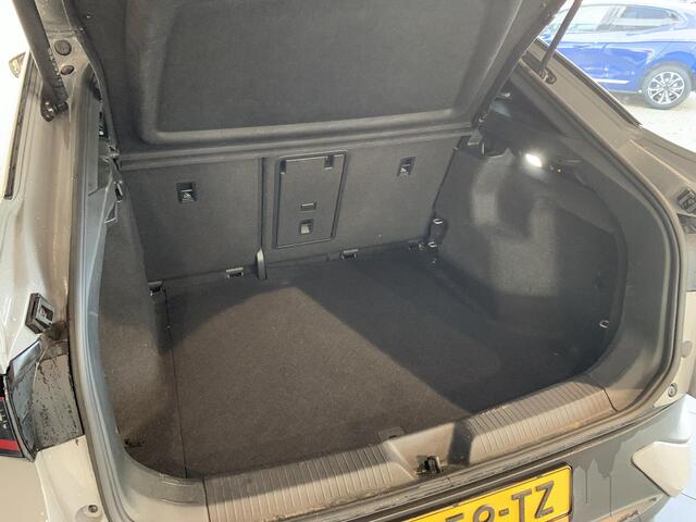 Volkswagen ID.5 Pro 77 kWh | TREKHAAK | NAVIGATIE | ACHTERUITRIJCAMERA