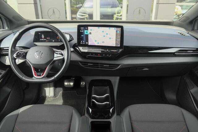 Volkswagen ID.5 GTX 300pk 77 kWh Sportstoelen Warmtepomp Trekhaak elektrisch NLauto 1e Eigenaar