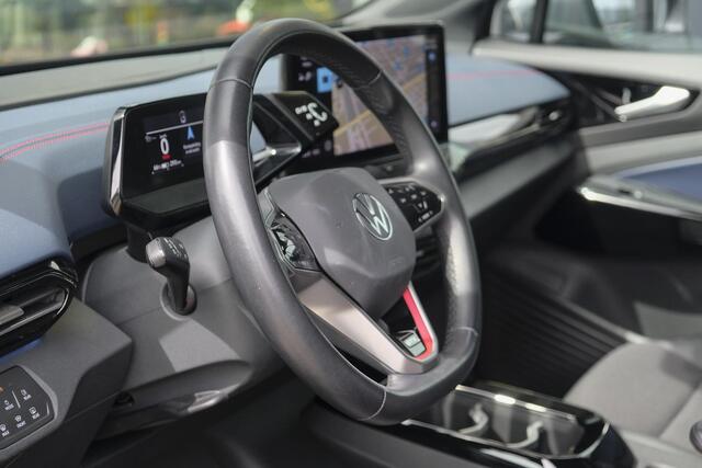 Volkswagen ID.5 GTX 300pk 77 kWh Sportstoelen Warmtepomp Trekhaak elektrisch NLauto 1e Eigenaar
