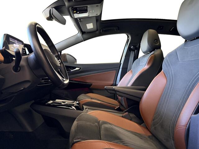Volkswagen ID.5 Pro 77 kWh | All-in prijs incl. 12 mnd BOVAG garantie | Elek. Trekhaak | Panoramadak | IQ Light | 3D Camera | HUD
