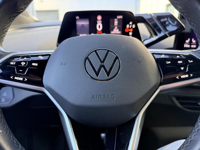 Volkswagen ID.5 Pro 77 kWh | All-in prijs incl. 12 mnd BOVAG | SOH 95% | Camera | Luxe bekleding