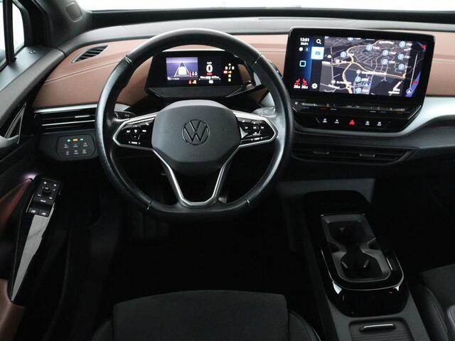 Volkswagen ID.5 Pro 77 kWh | SOH 93,5% | Memory | Leder/alcantara | Stuur/stoel verwarming | Climate control | Adaptive cruise | Sfeerverlichting | Camera | Park assist | Trekhaak |