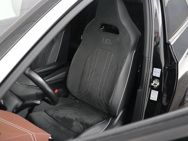 Volkswagen ID.5 Pro 77 kWh | SOH 93,5% | Memory | Leder/alcantara | Stuur/stoel verwarming | Climate control | Adaptive cruise | Sfeerverlichting | Camera | Park assist | Trekhaak |