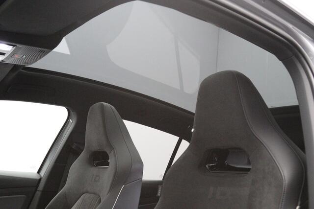 Volkswagen ID.5 Pro 77 kWh 204 PK, SOH 96 %, Panoramadak, Trekhaak, Memory, Massage, Carplay, Winterpakket, 360 Camera