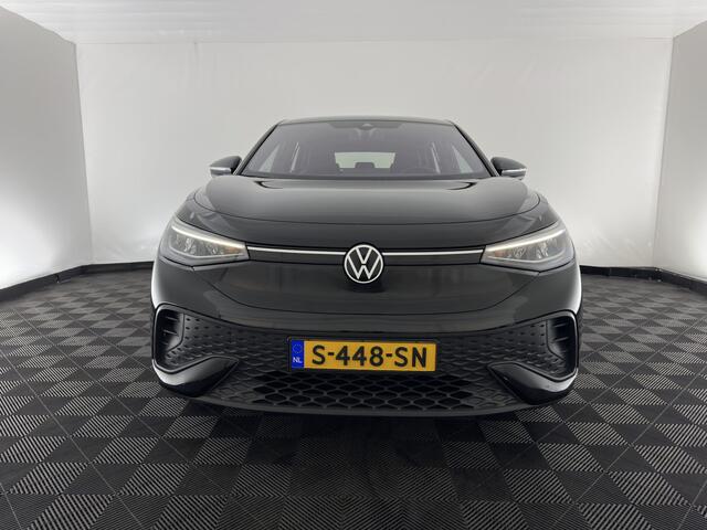 Volkswagen ID.5 Pro Business 77 kWh [3-Fase-11kW] {SoH-93%} (INCL.BTW) *HEAD-UP | LEATHER-FABRIC | FULL-LED | ADAPTIE-CRUISE | DIGI-COCKPIT | HEATED-COMFORTSEATS | KEYLESS | DAB+ | AMBIENT-LIGHT | NAVI-FULLMAP | CAMERA | TOWBAR | 19''ALU*
