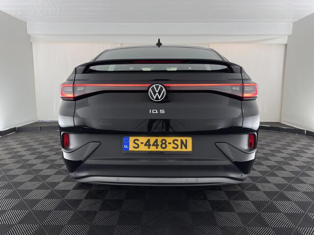 Volkswagen ID.5 Pro Business 77 kWh [3-Fase-11kW] {SoH-93%} (INCL.BTW) *HEAD-UP | LEATHER-FABRIC | FULL-LED | ADAPTIE-CRUISE | DIGI-COCKPIT | HEATED-COMFORTSEATS | KEYLESS | DAB+ | AMBIENT-LIGHT | NAVI-FULLMAP | CAMERA | TOWBAR | 19''ALU*