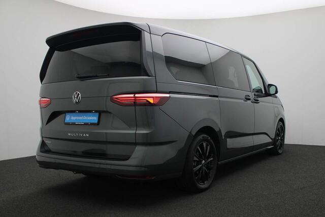 Volkswagen MULTIVAN 1.4 eHybrid 218PK DSG L2H1 Life | Trekhaak | IQ Light | Parkeersensoren voor/achter | Stoelverwarming | ACC | Keyless | Apple Carplay / Android Auto