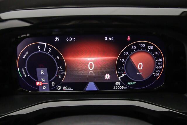 Volkswagen MULTIVAN Style 1.4 eHybrid L2H1 7 zits | Lederen bekleding | Navigatie | Wegklapbare Trekhaak | Adaptieve Cruise control