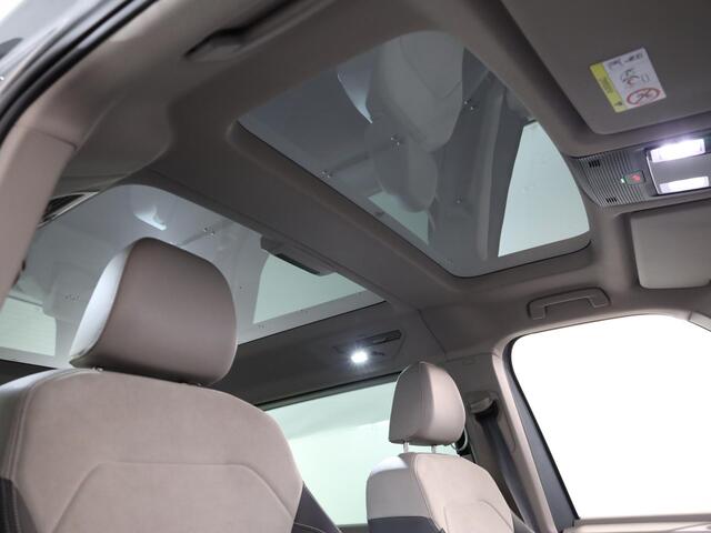 Volkswagen MULTIVAN 1.4 eHybrid L1H1 Style 150 pk Automaat (DSG) | Navigatie | Panoramadak | Parkeersensoren (Park assist) | Achteruitrijcamera | Elektr. schuifdeuren | Stoelverwarming |