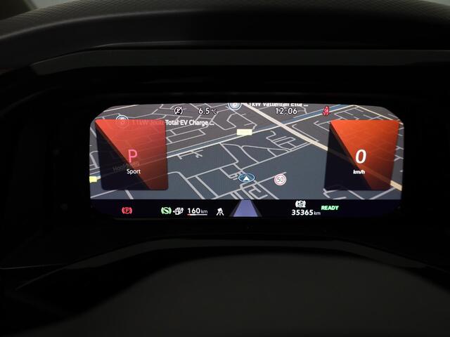 Volkswagen MULTIVAN 1.4 eHybrid L1H1 Style 150 pk Automaat (DSG) | Navigatie | Panoramadak | Parkeersensoren (Park assist) | Achteruitrijcamera | Elektr. schuifdeuren | Stoelverwarming |