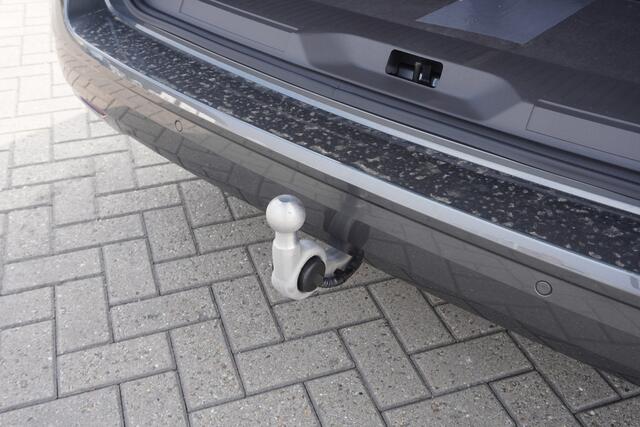 Volkswagen MULTIVAN 1.5 eHybrid L2 Bulli Edition 4-Motion 1.5 eHybrid L2 Bulli Edition 4-Motion, IQ Light koplampen, 7-persoons Vis-a-Vis, Navigatie, Trekhaak