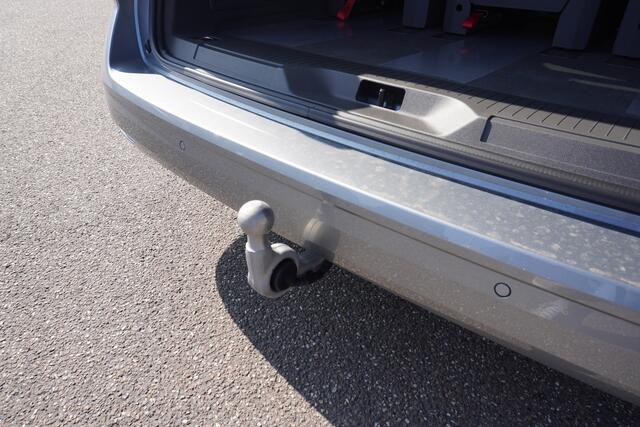 Volkswagen MULTIVAN 1.5 eHybrid L2 Economy Business 4-Motion 1.5 eHybrid L2 Economy 4-Motion, Climatronic, 7-persoons, Navigatie, Trekhaak