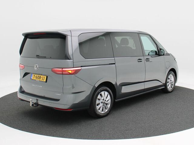 Volkswagen MULTIVAN 1.4 218 Pk Automaat eHybrid L2H1 Style | 7 Persoons | Adaptive Cruise | CarPlay | Camera | Panoramadak | Stoelverwarming | Trekhaak | 23.392 Km!!