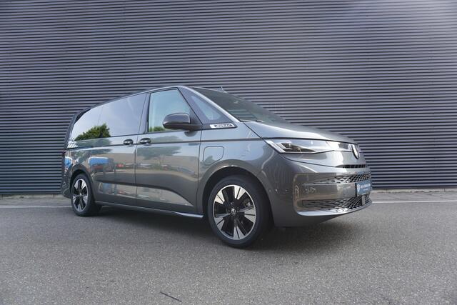 Volkswagen MULTIVAN 1.5 eHybrid L2 Bulli Edition 4-Motion 1.5 eHybrid L2 Bulli Edition 4-Motion, IQ Light koplampen, 7-persoons Vis-a-Vis, Navigatie, Trekhaak, Comfortstoelen met Art-velours