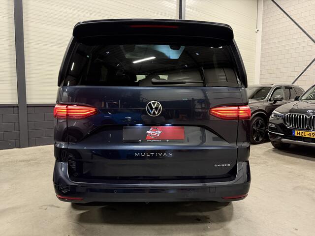 Volkswagen MULTIVAN 1.4 eHybrid Energetic 6P. PANO/HEAD-UP/IQ-LIGHT/HARMAN&KARDON/TREKHAAK/SFEERVERL/18"/ACC/CAMERA/EL.SCHUIFDEUREN/CARPLAY/STANDKACHEL/STOEL+STUURVERW./EL.A.KLEP/PRIVACY/NET OH BEURT GEHAD BIJ VW DEALER