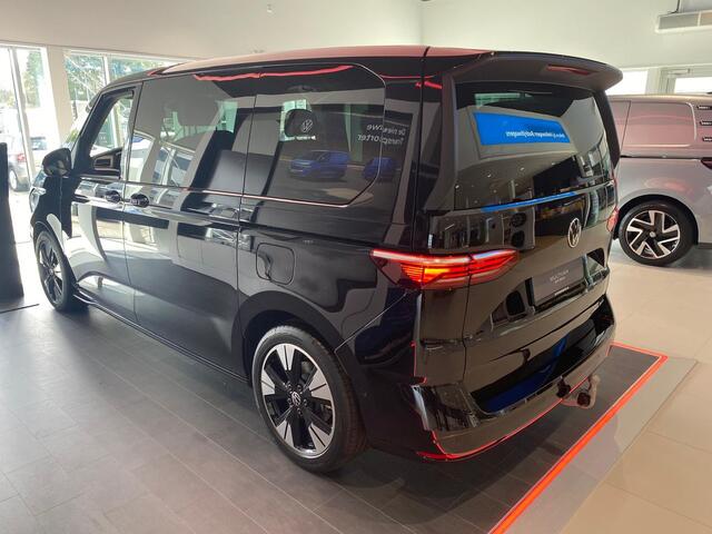 Volkswagen MULTIVAN Bulli L1 1.5 Ehybrid 180kW DSG 4 motion | Easy open pakket | Soundsystem "harman kardon" | Zitopstelling 2-2-3 met vis-a-vis mogelijkheid, met armleuningen | Top pakket |