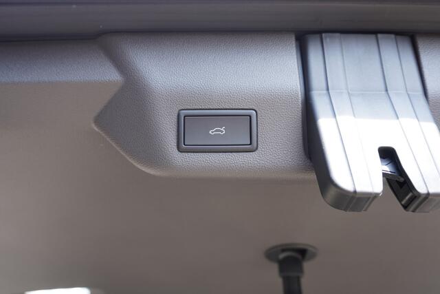 Volkswagen MULTIVAN 1.5 eHybrid L2 Bulli Edition 4-Motion, IQ Light koplampen, 7-persoons Vis-a-Vis, Navigatie, Trekhaak, 19" Lichtmetalen velgen