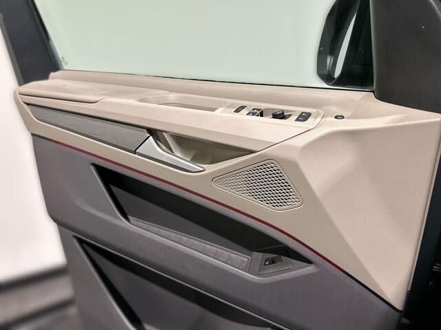 Volkswagen MULTIVAN 1.4 eHybrid L2 Bulli Edition Parkeercamera | Navigatie | Extra Stoelen aanwezig