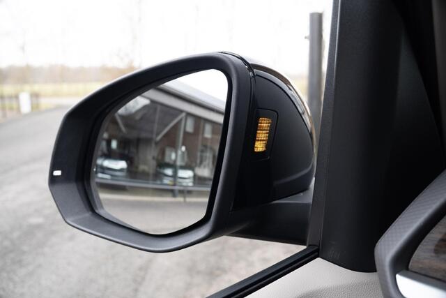 Volkswagen MULTIVAN Lang 1.5I PHEV Style L2 4-Motion Panoramadak Leder Trekhaak Area view