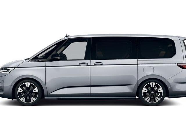 Volkswagen MULTIVAN Bedrijfswagens Bulli L2 1.5 eHybrid EU6 180 kW/245pk DSG 4Motion | Incl BTW/BPM | 7 zitplaatsen vis-a-vis | Trekhaak | Stoelverwarming | Verlaagd onderstel dynamisch | 19" Halmstad lichtmetaal | Wordt verwacht 2 maart |