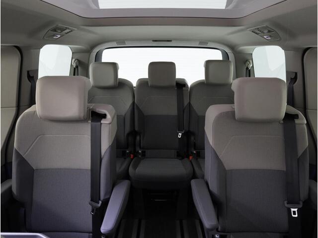 Volkswagen MULTIVAN Bulli Edition 1.5 eHybrid 180kW 245 pk L2 | Wegklapbare Trekhaak | Stoelverwarming | Voorruitverwaming | Navigatie | Privacy Plus Glas | Anti-diefstalalarm | Apple carplay/Android auto