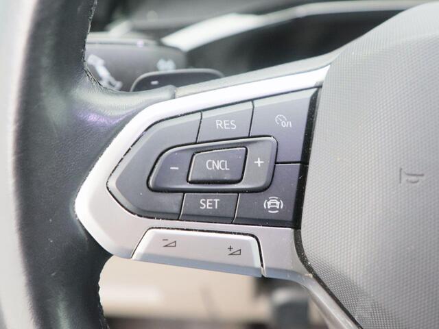 Volkswagen MULTIVAN 1.4 eHybrid 218 Pk Automaat L2H1 Style | 6 Peroons | Stoelverwarming | Camera | Climatronic | Cruise Control | CarPlay | Navigatie | 17 Inch | 55.389 Km !!