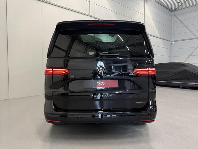 Volkswagen MULTIVAN 1.4 eHybrid Energetic 6p. PANO/TREKHAAK/H&K/LEER-ALCANTARA/STANDKACHEL/CAMERA/IQ-LIGHT/SFEER/ELECTR.SCHUIFDEUREN/ACC/18"/ADAPTIVE-ONDERSTEL/BLACK-PEARL METALLIC/VOLLEDIG VW DEALER HISTORIE