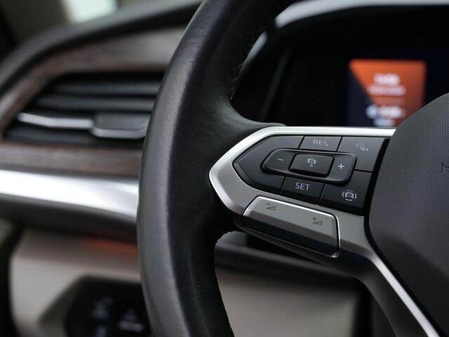 Volkswagen MULTIVAN 1.4 eHybrid 218 pk L2H1 Style | Panoramadak | Trekhaak | Elektrische schuifdeuren | IQ Light | Leder/alcantara | Achteruitrijcamera | Adaptive Cruise | Stoelverwarming | Navigatie